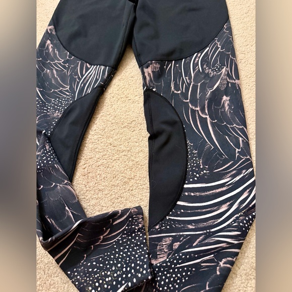 Nike Black and Pink Feather Pattern Leggings - Picture 2 of 12